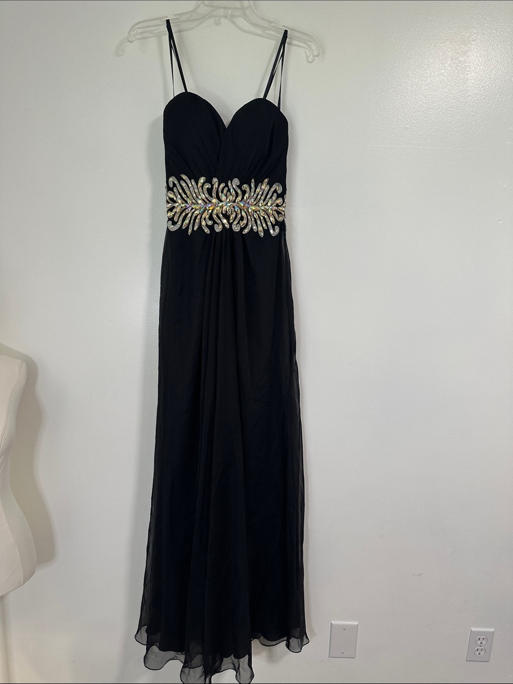 👒 NWT La Femme Formal Dress